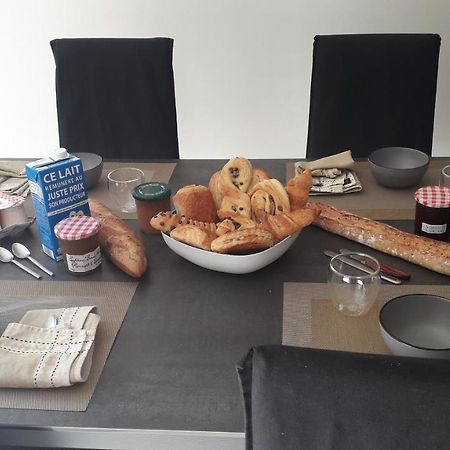 La halte chambre chez l habitant Bonnes  Esterno foto
