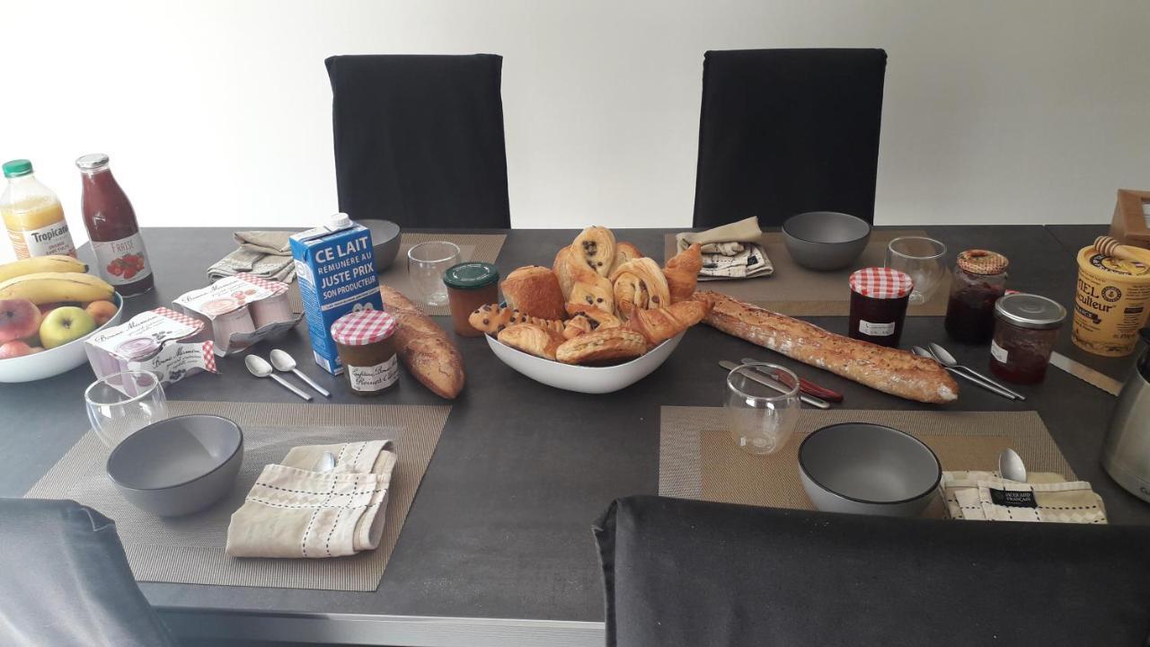 La halte chambre chez l habitant Bonnes  Esterno foto